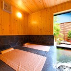 【智】内湯と低温岩盤浴